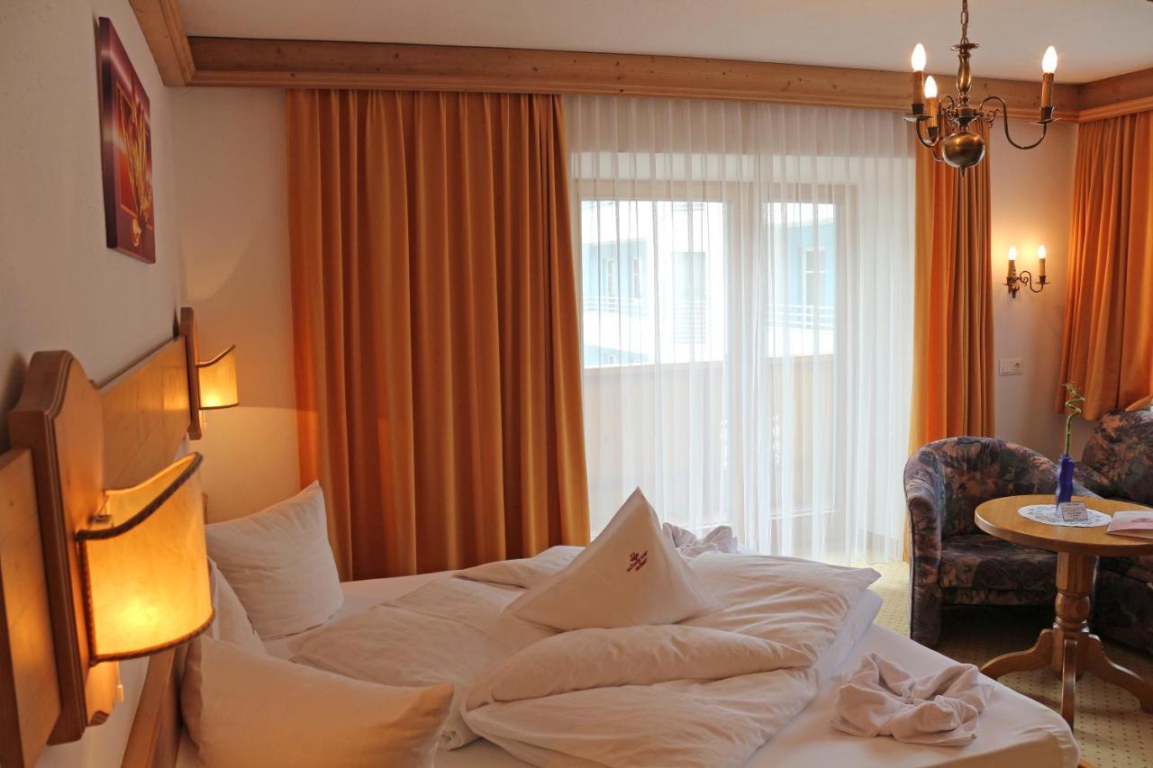 Hotel Schwarzer Adler Наудерс Екстериор снимка