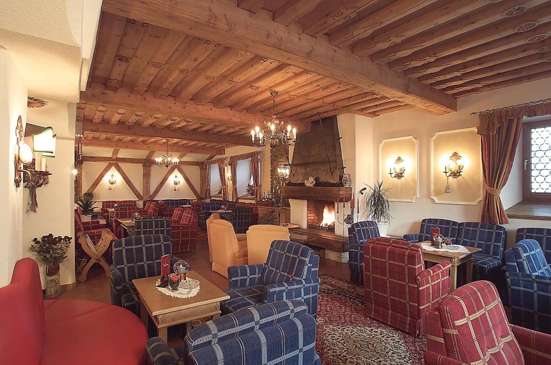 Hotel Schwarzer Adler Наудерс Екстериор снимка