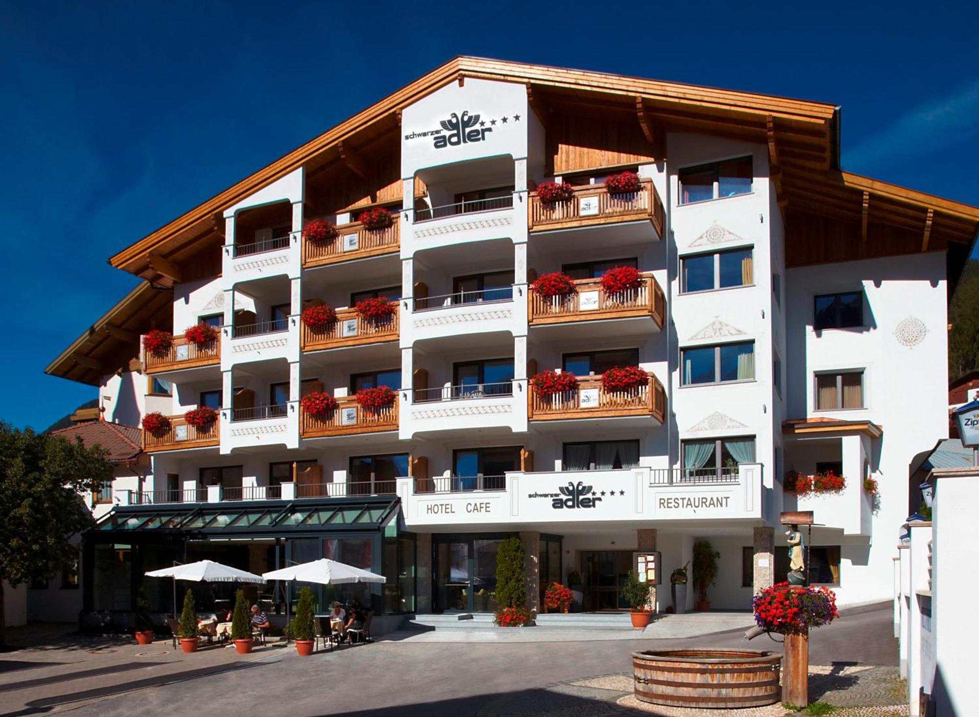 Hotel Schwarzer Adler Наудерс Екстериор снимка
