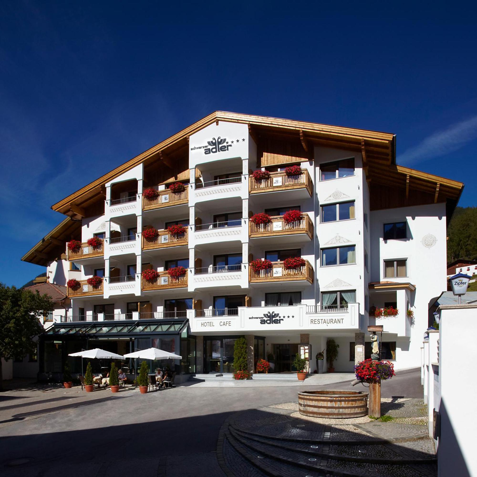 Hotel Schwarzer Adler Наудерс Екстериор снимка